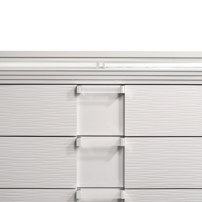 Twenty Nine Storage Bedroom Set in White