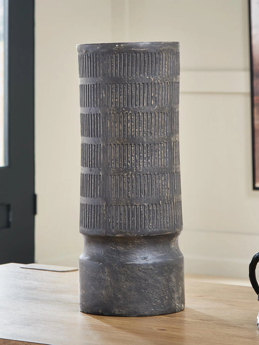 Beninworth Vase